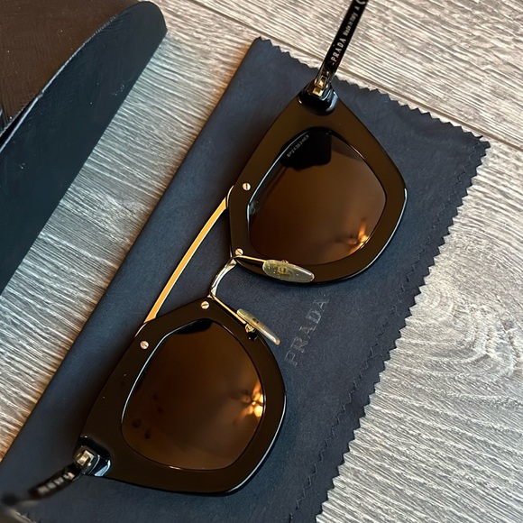 PRADA Cinema Bridge Cat-Eye Sunglasses - Picture 6 of 16